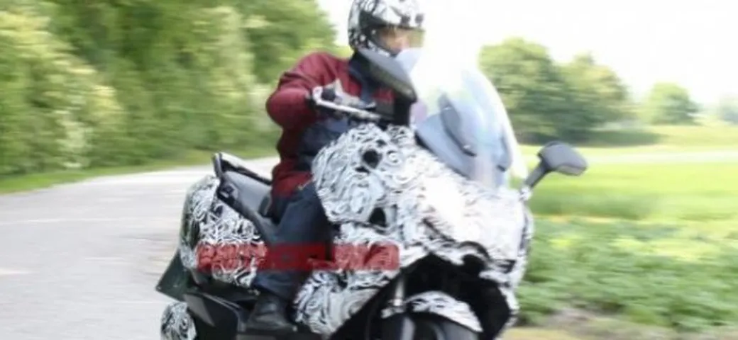 Prima foto spia per il nuovo Scooter BMW