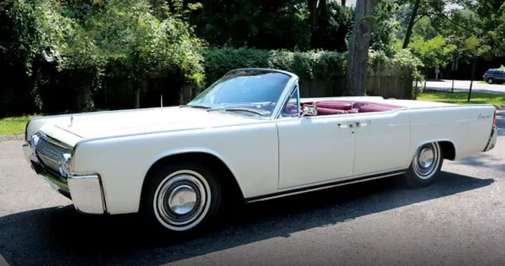 Lincoln Continental: all'asta i due esemplari di John Fitzgerald Kennedy