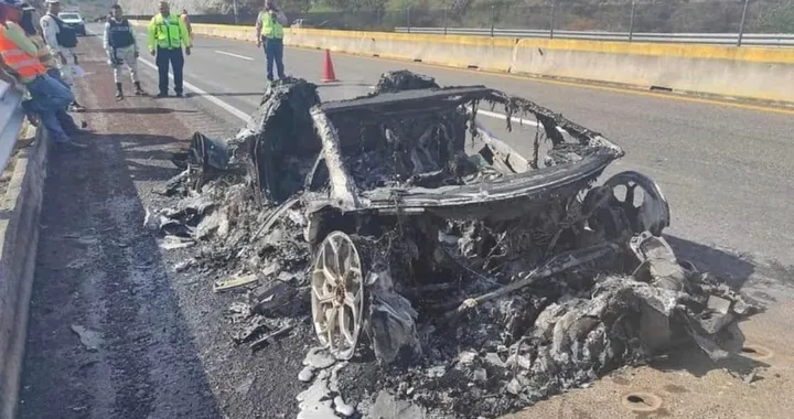 Una rara Lamborghini Aventador SVJ 63 Roadster totalmente carbonizzata: ecco cosa è successo
