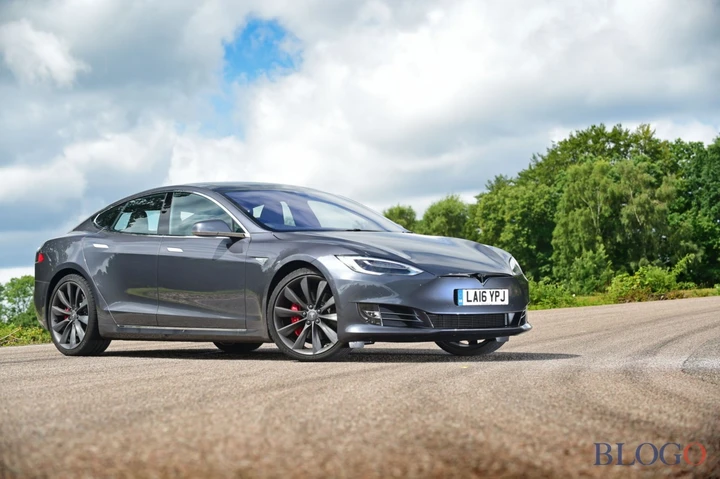 Tesla: negli USA nuove Model S e X depotenziate