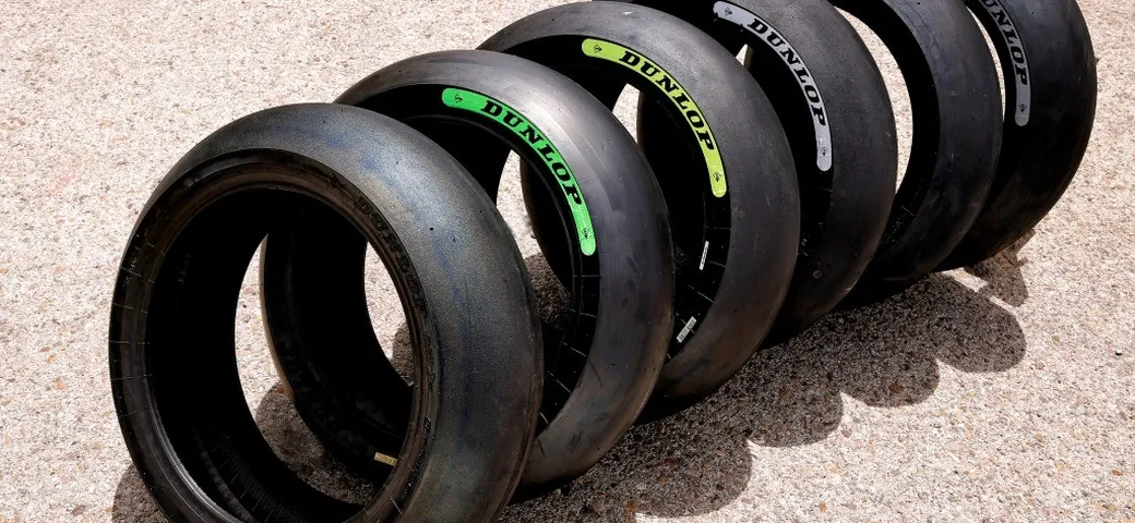 Dunlop, pneumatici colorati in Moto2 e Moto3