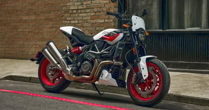 Indian FTR 1200 Sport: dedita all'asfalto