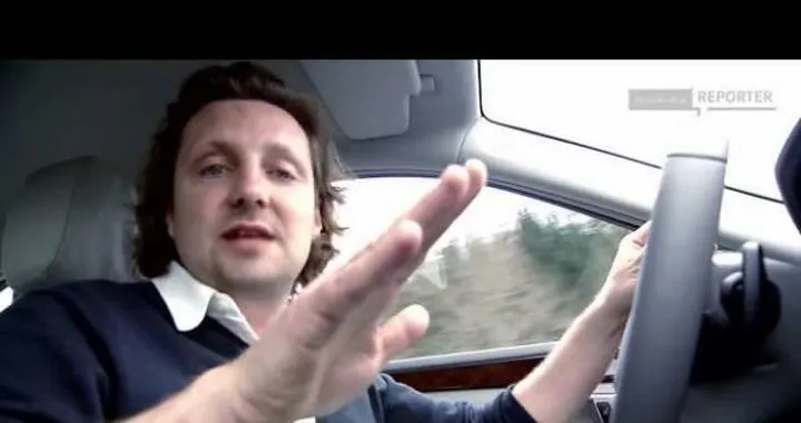 Mercedes E 300 BlueTEC HYBRID: video dell'ibrida/diesel da 109 g/km