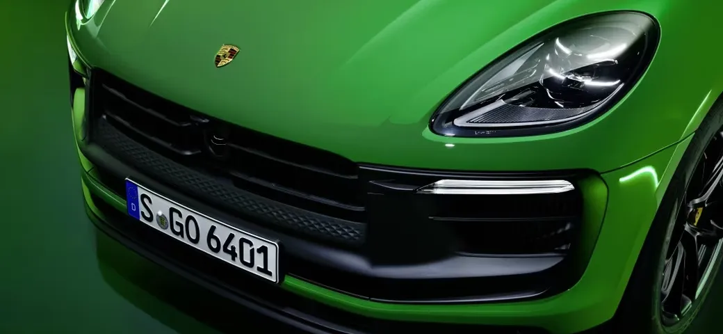 Porsche ci ripensa, nuovo SUV a benzina entro il 2028: come sarà