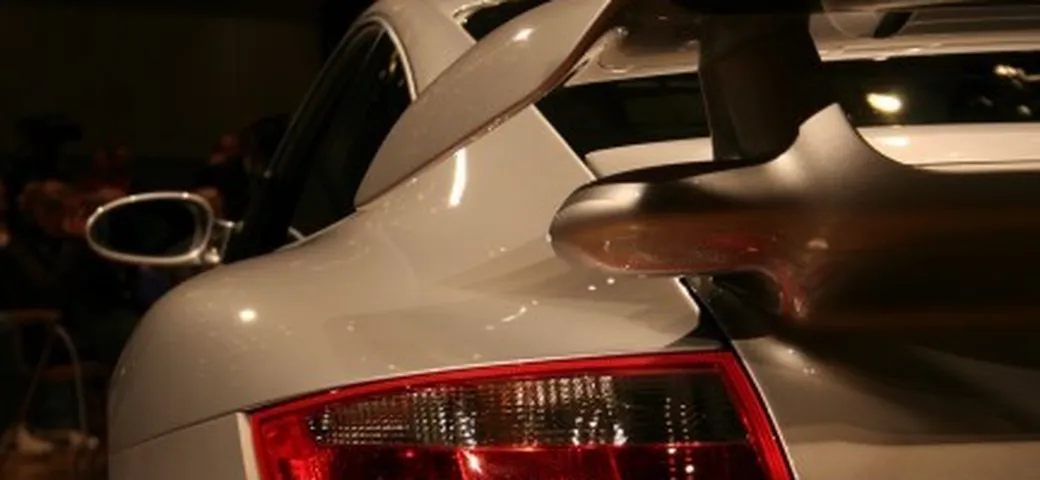 Porsche: momentaneamente sospesa la produzione della 911