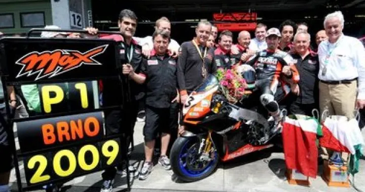 Max Biaggi Re di Brno. RSV4 matura per il titolo 2010?
