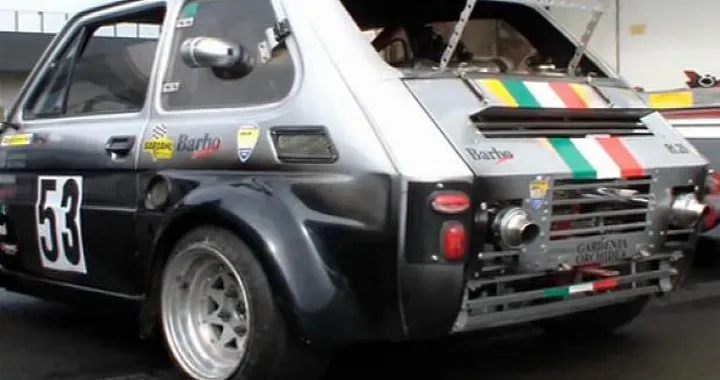 Fiat 126 con motore Yamaha R1 in pista [Video]