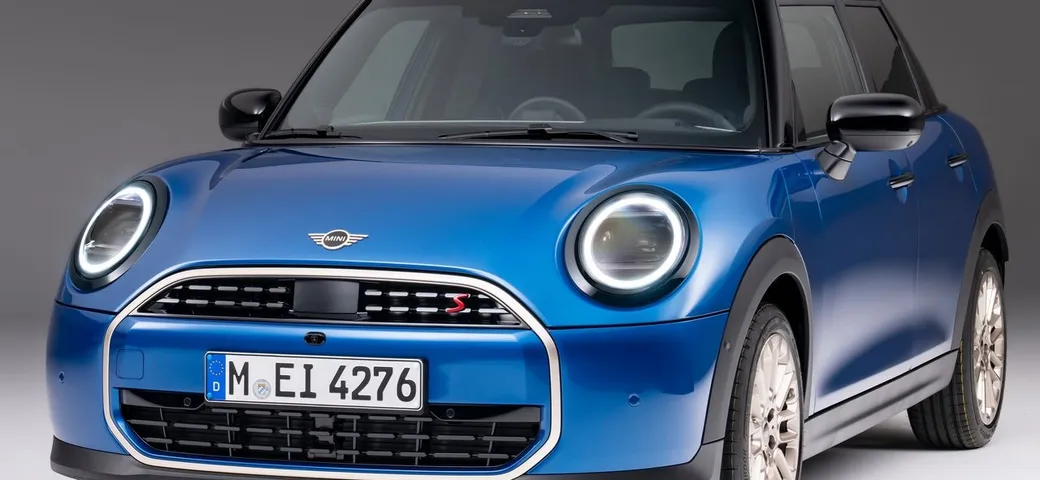Mini Cooper 5 porte: evoluzione e design con più spazio