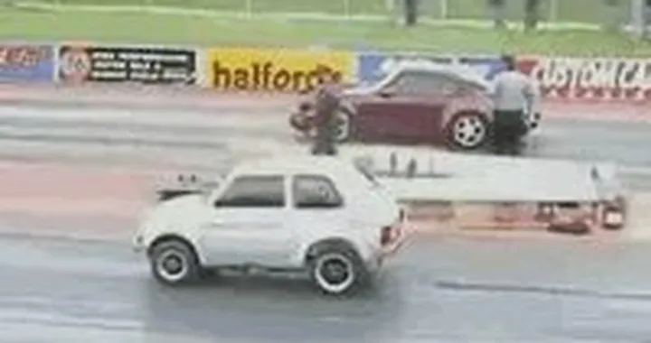 Fiat 126 vs Porsche 911
