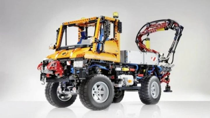 Mercedes: l'Unimog è il più imponente modellino costruito con i LEGO