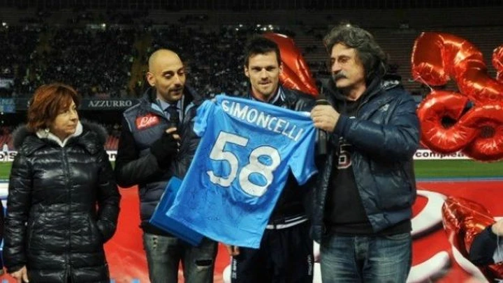 Il Napoli omaggia Simoncelli