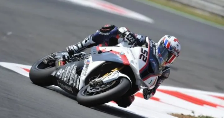 Il BMW Motorrad Italia SBK Team a Miller con Toseland e Badovini