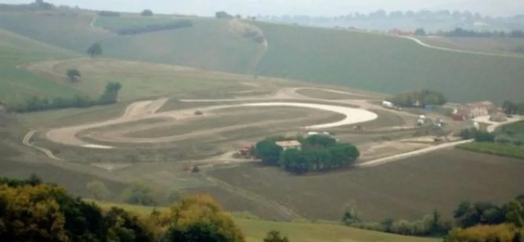 Troppo rumore alla 'Biscia', i vicini citano Valentino Rossi in giudizio per abuso edilizio