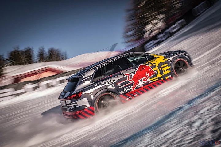 Audi e-tron: “in pista” sulla Streif di Kitzbühel