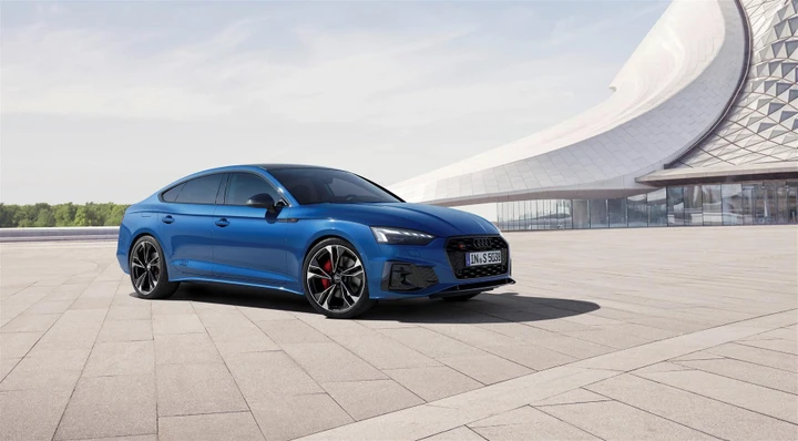 Audi S4 e Audi S5, look più sportivo con i pacchetti Black Edition