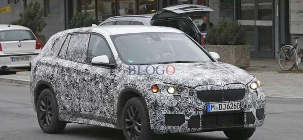 BMW X1 2015: foto spia su strada