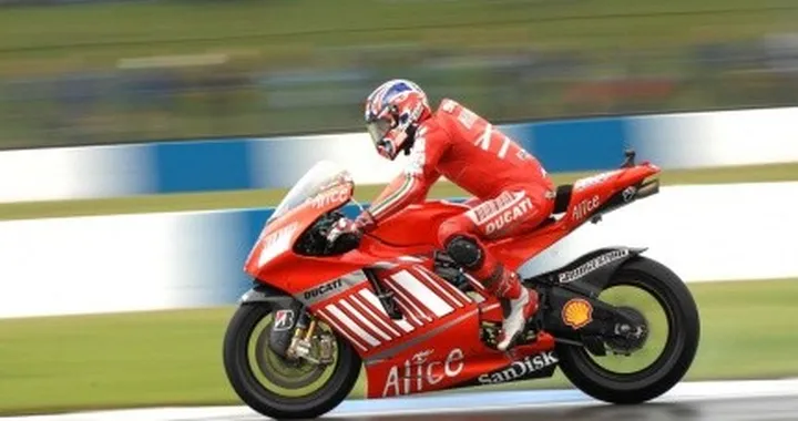 Benzina speciale per la Ducati di Stoner