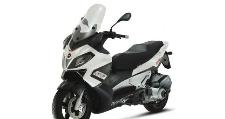Aprilia SR Max 125/300 2011
