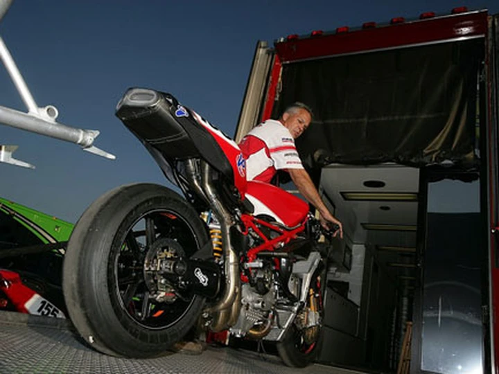 SBK: Ducati lascia la AMA