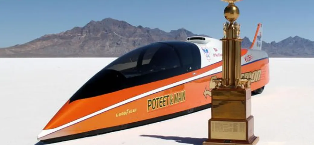 Il 66enne George Poteet va fuori strada a 595 km/h