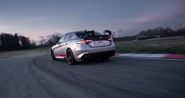 Alfa Romeo Giulia Quadrifoglio Luna Rossa, ultimati i test a Balocco