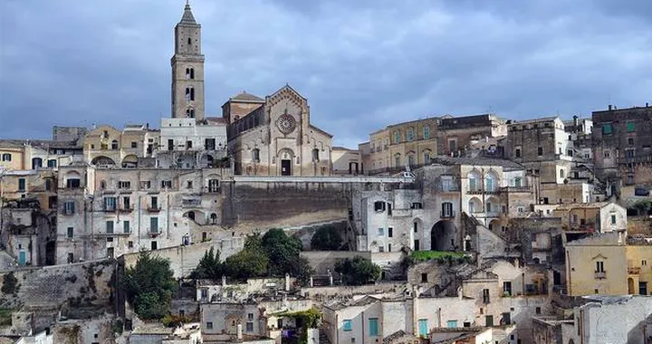 Matera inondata di Coca Cola per il set di "No Time To Die": ecco perché