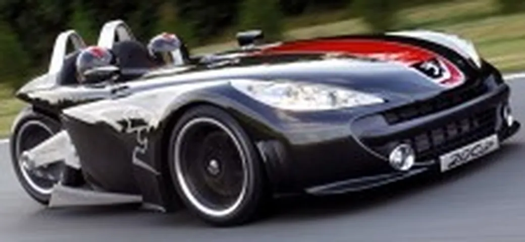 20Cup - il triciclo Peugeot con la faccia della 207