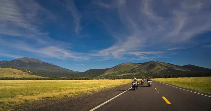 Centenario della Route 66: viaggio esclusivo tra storia, mito e motori