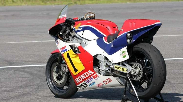 Honda NSR 500: il risveglio delle V4 a due tempi [Video]