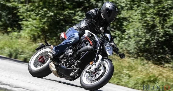 MV Agusta Dragster 800 RR MY 2019: primo contatto