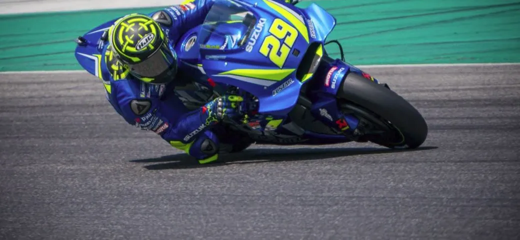 MotoGP Mugello 2018: Iannone imprendibile nel Day-1, paura per Pirro