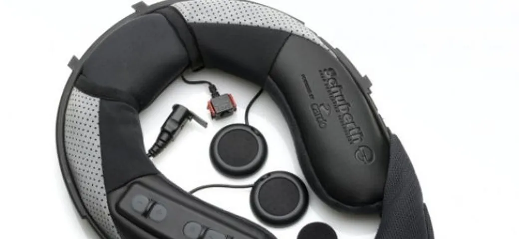 Schuberth: kit SRCs per il nuovo casco S2 in anteprima all'Intermot di Colonia