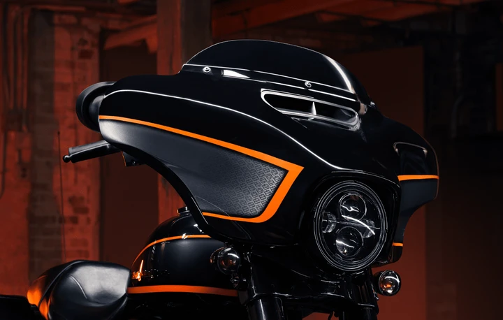 harley-davidson-livree-apex-factory-custom-paint