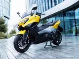 Yamaha studia 2 varianti ibride del Tmax