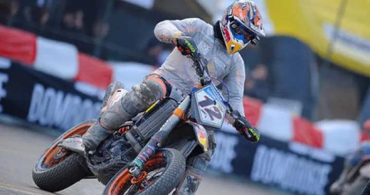 Il Team Miglio racconta il successo al Boomboogie Supermoto Motorshow e augura Buon Natale a tutti