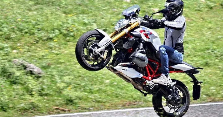 BMW: vendite record anche nel 2015