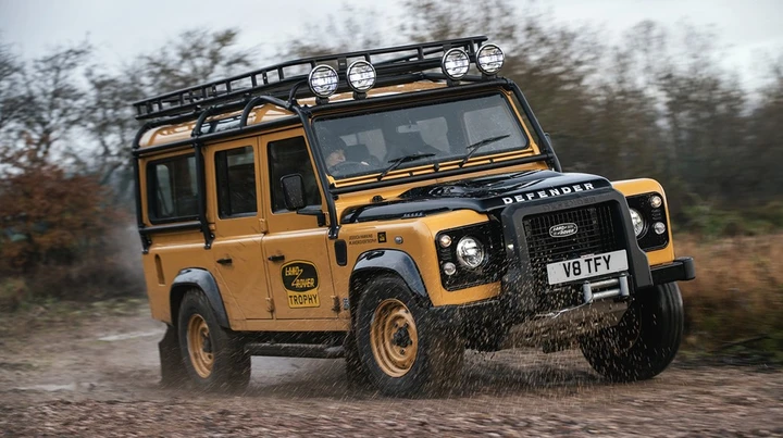 Land Rover Defender Works V8 Trophy: rinasce l’iconico off-road