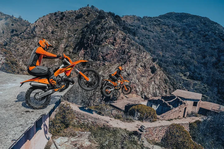 Più leggere, più aggressive, più KTM: la gamma Enduro 2026 è realtà