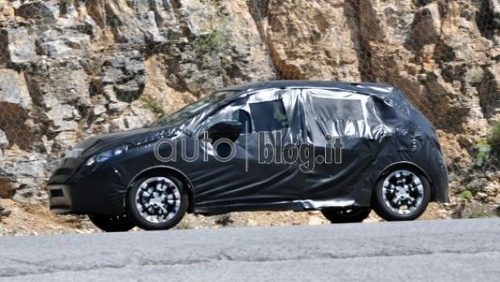 Peugeot 208: debutto il 3 Novembre