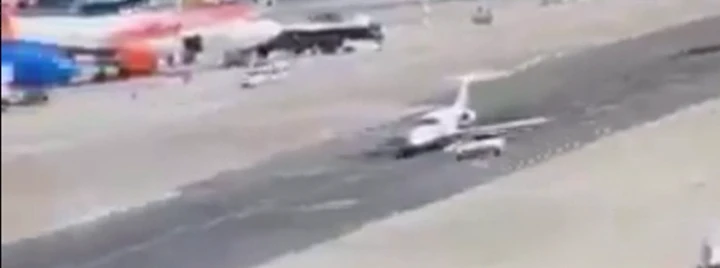 Incidente a Linate, una Fiat Panda colpisce un jet in rullaggio: cosa è successo