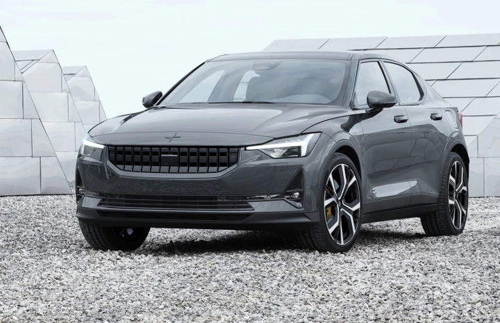 Auto elettriche Polestar 2: caratteristiche e prezzi