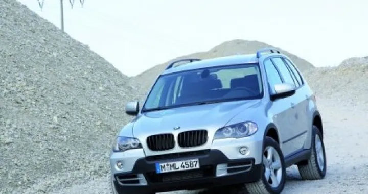 BMW X5: arriva un' edizione limitata per festeggiare i 10 anni del modello