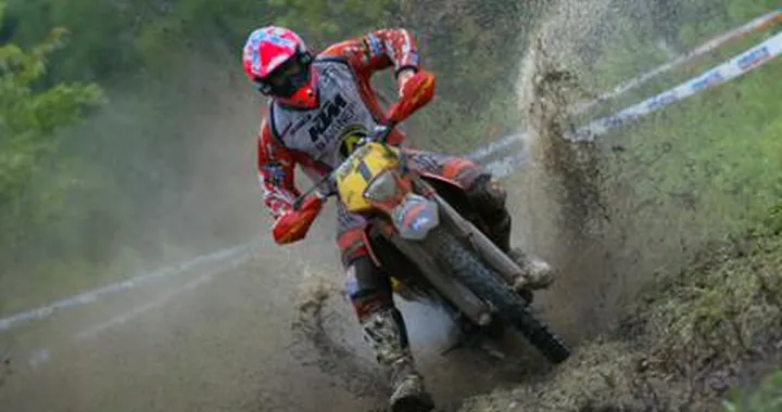 Enduro: Knight domina ad Hancock