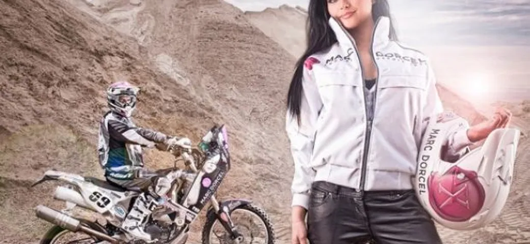 Sexy Bikers: Anna Polina posa con la Yamaha sponsorizzata da Marc Dorcel