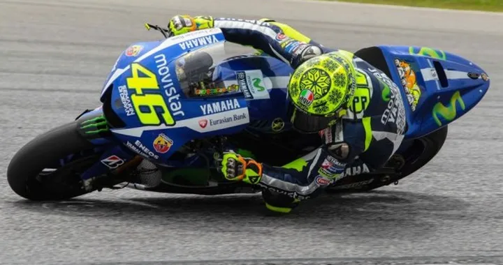 Valentino Rossi a Sepang con in testa un... cappello!