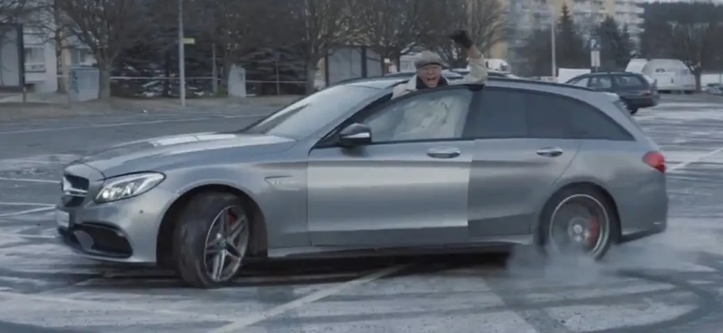 Lo scherzo di Petter Solberg sulla Mercedes-AMG C63 S [Video]