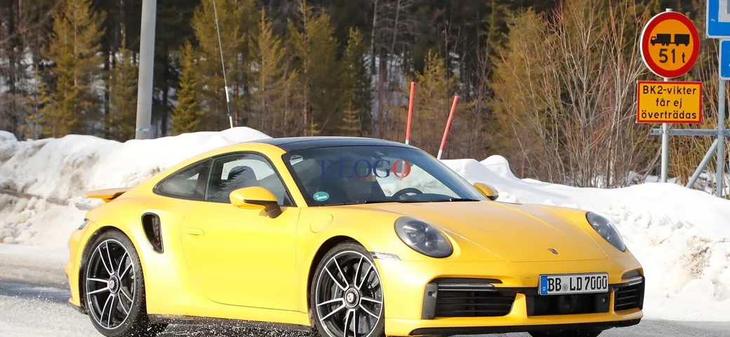 Porsche 911 (992) Turbo S: foto spia della versione definitiva