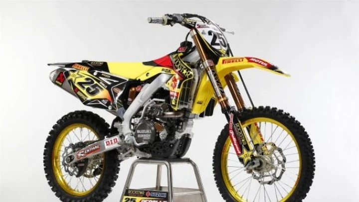 MX1: la Suzuki RM-Z450 Factory 2013 di Desalle e Strijbos
