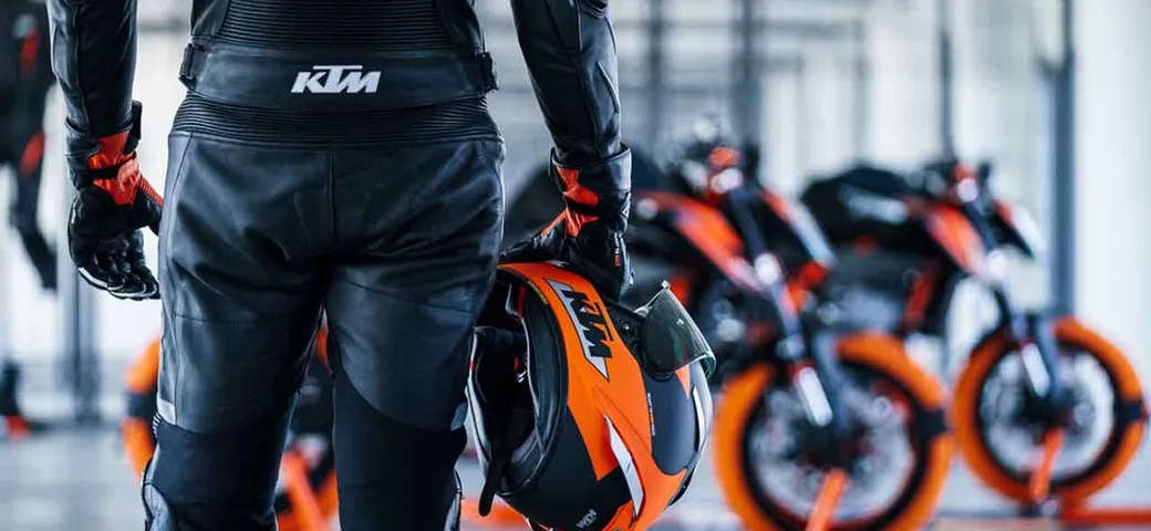 KTM 890 DUKE R, il 7 febbraio sarà svelata la versione 2022 con una sorpresa