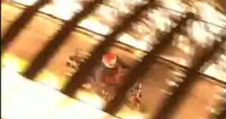 Record di percorrenza in moto in un tunnel infiammato!